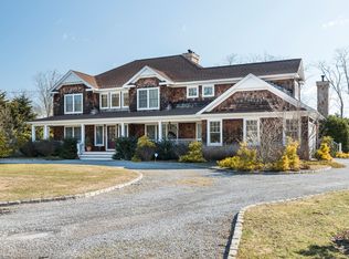 24 Club Ln, Remsenburg, NY 11960