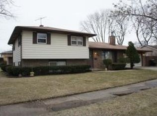 827 Buck Ave, Waukegan, IL 60087