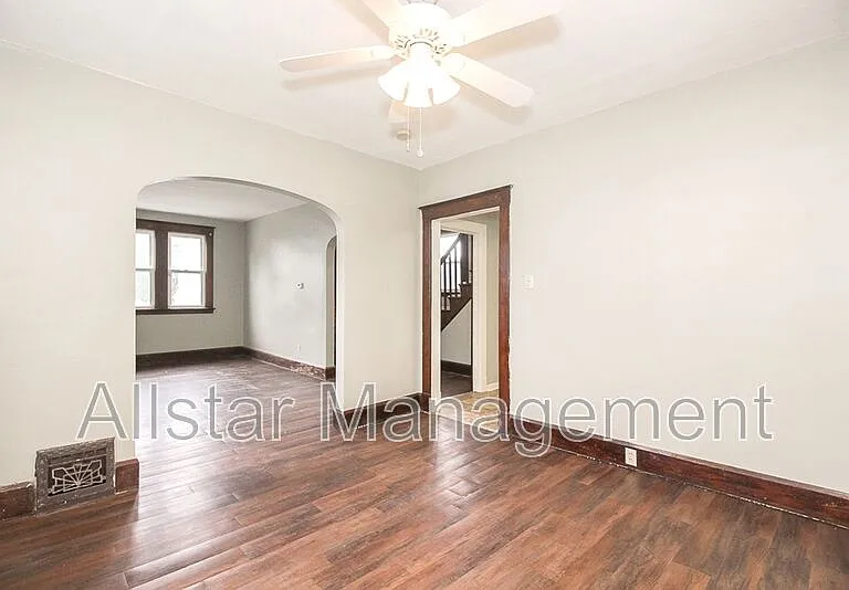 1562 Huguelet St — Photo 10