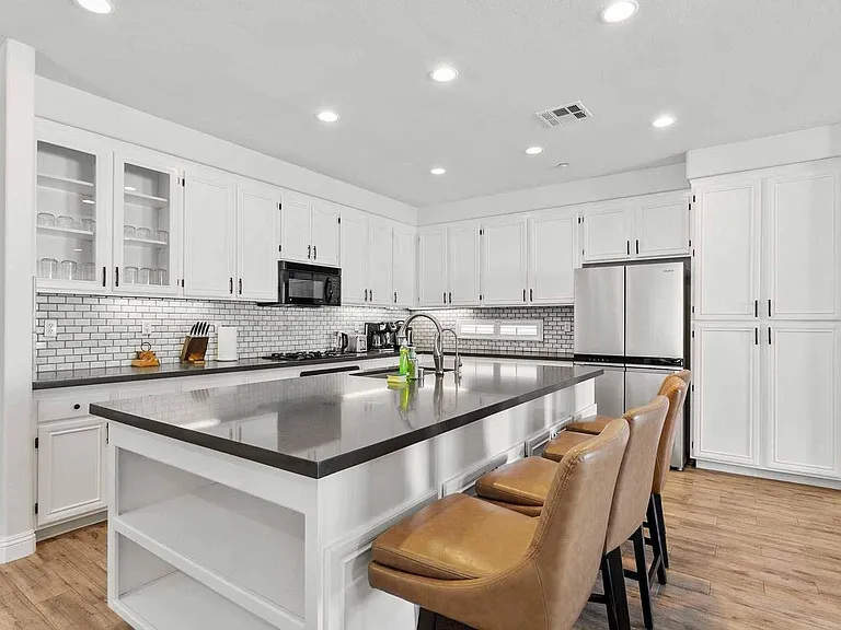 26074 Lugo Dr — Photo 12