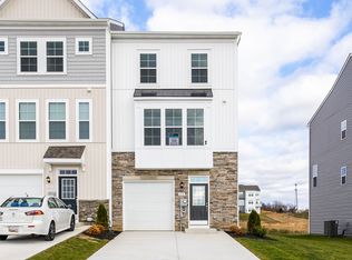 115 Mossdale Blvd, Falling Waters, WV 25419