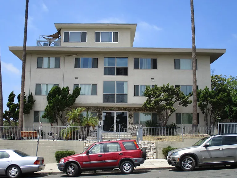 El Dorado Manor — Photo 12