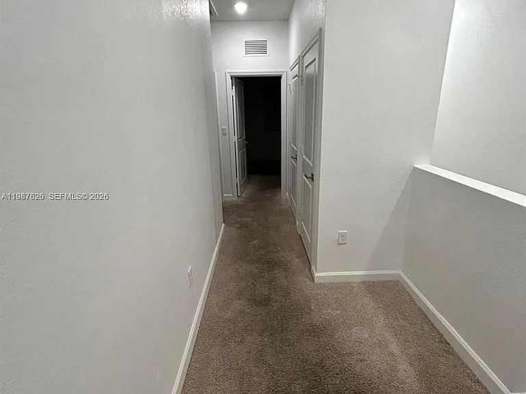 624 SW 12th St — Photo 6