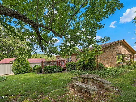 3rd image of 340 W Hills Dr