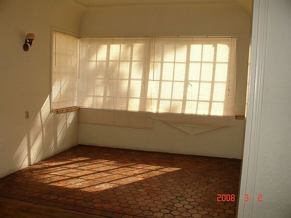 3rd image of 1819 Orchard Ave