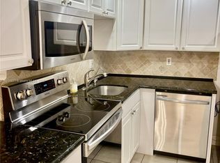 470 NW 20th St APT 211, Boca Raton, FL 33431