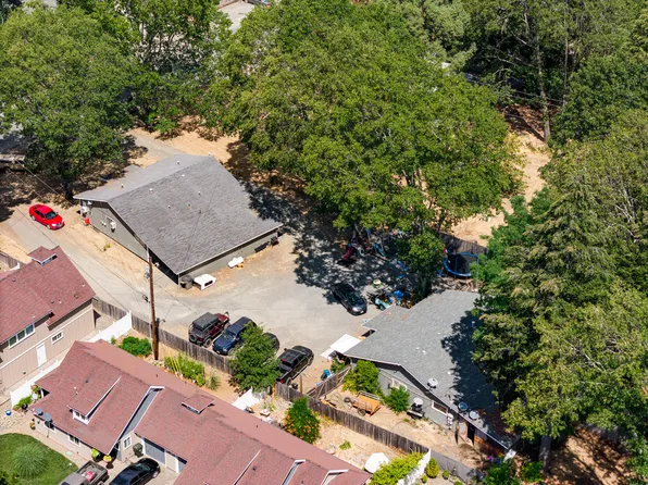 123 N Junction Ave, Cave Junction, OR 97523