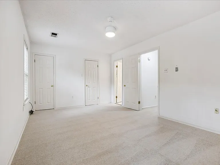 1694 Belvedere Ct — Photo 22