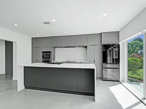 4th image of 6700 E Tropical Way