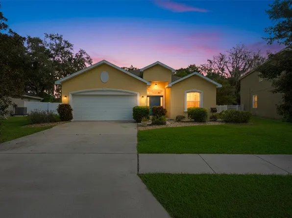 6339 Twin Bridges Dr, Zephyrhills, FL 33541