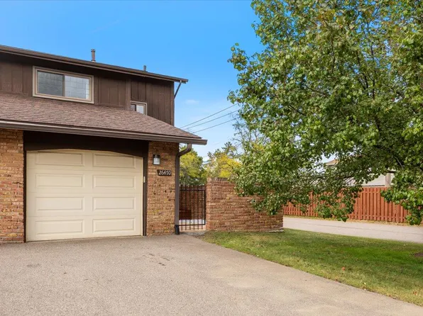 26470 Summerdale Dr, Southfield, MI 48033