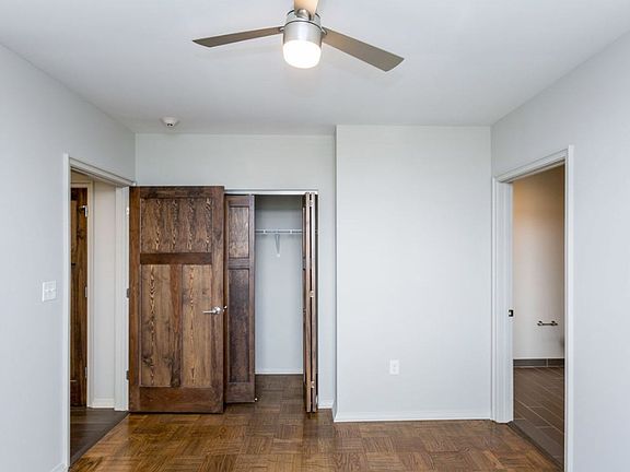 3rd image of 1040 N Delaware St #3e632af0e