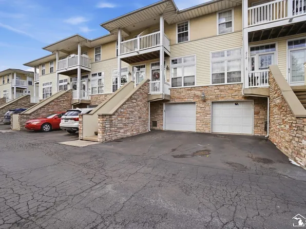 208 Beachwalk Trl, Luna Pier, MI 48157