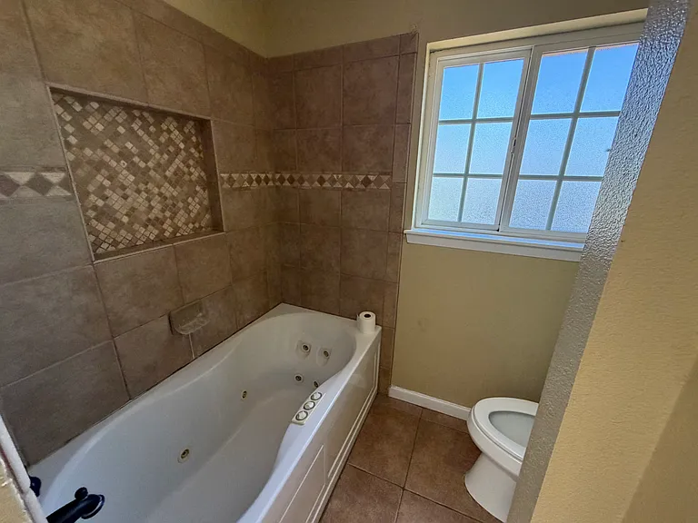 8521 James Ave NE — Photo 7