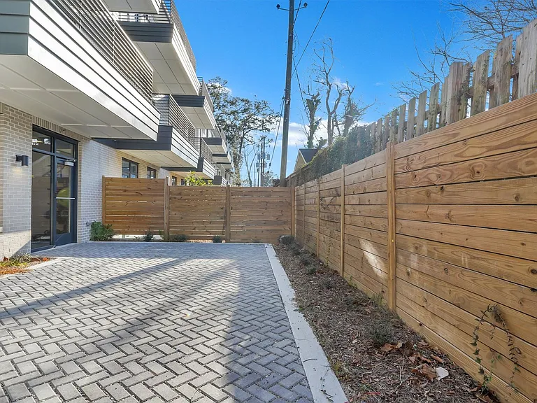 601 E 39th Street — Photo 81
