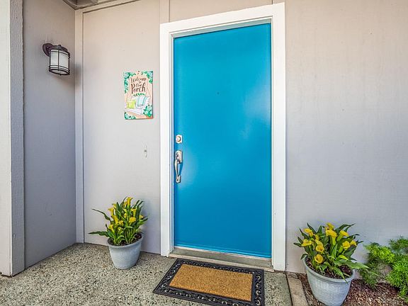 4th image of 1574 Dolphin Dr