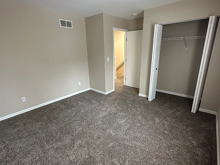 10 Delta St — Photo 8