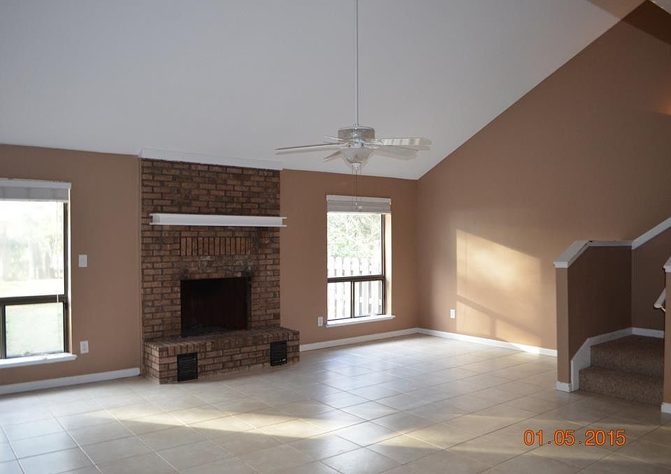 1st image of 1112 Pin Oak Cir #1112