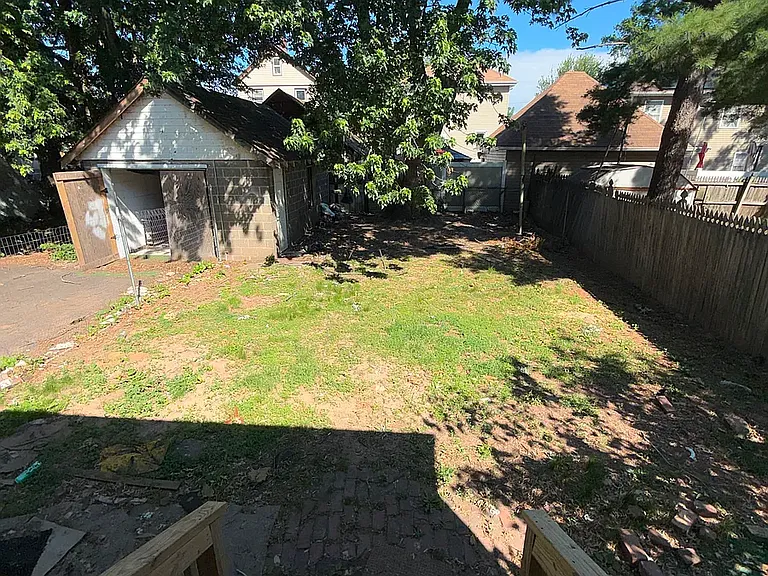 816 Essex Ave — Photo 7