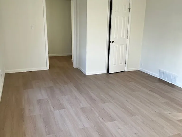 1705 Campbell St — Photo 2