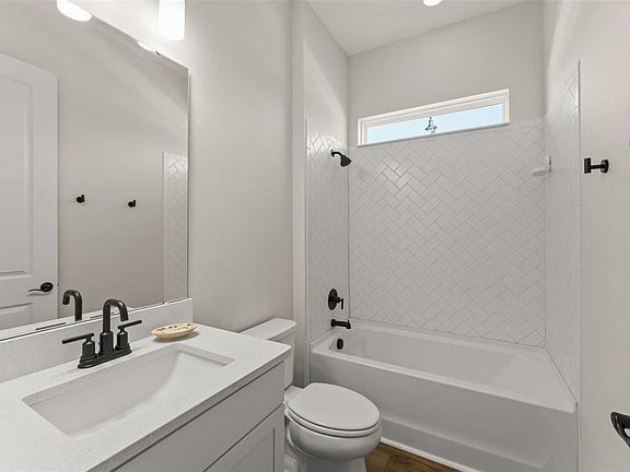 5th image of 1598 Whitewood Ct