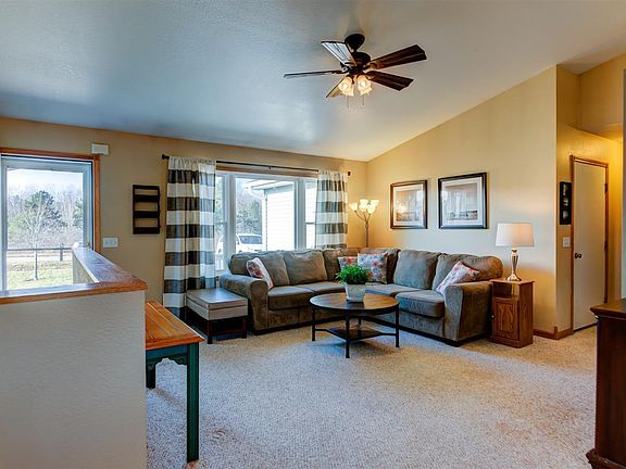 5th image of 891 Denie Ln