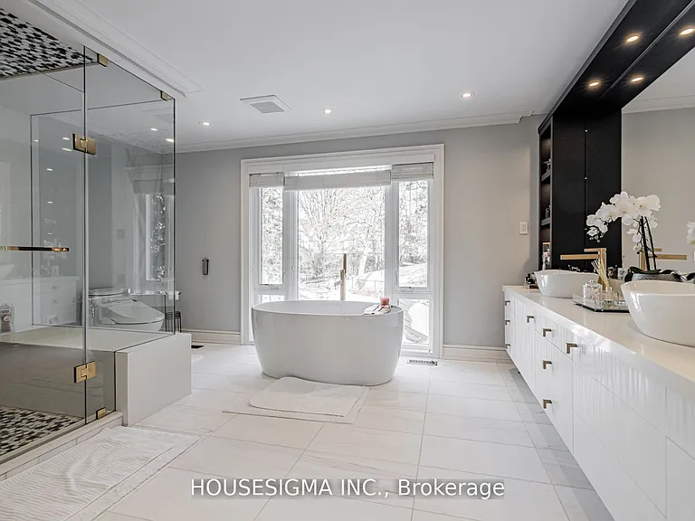 84 Cambridge Cres — Photo 29