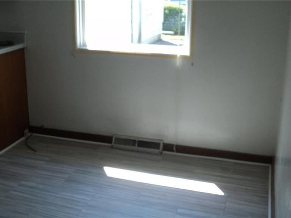 5th image of 9 Pierpont Ave