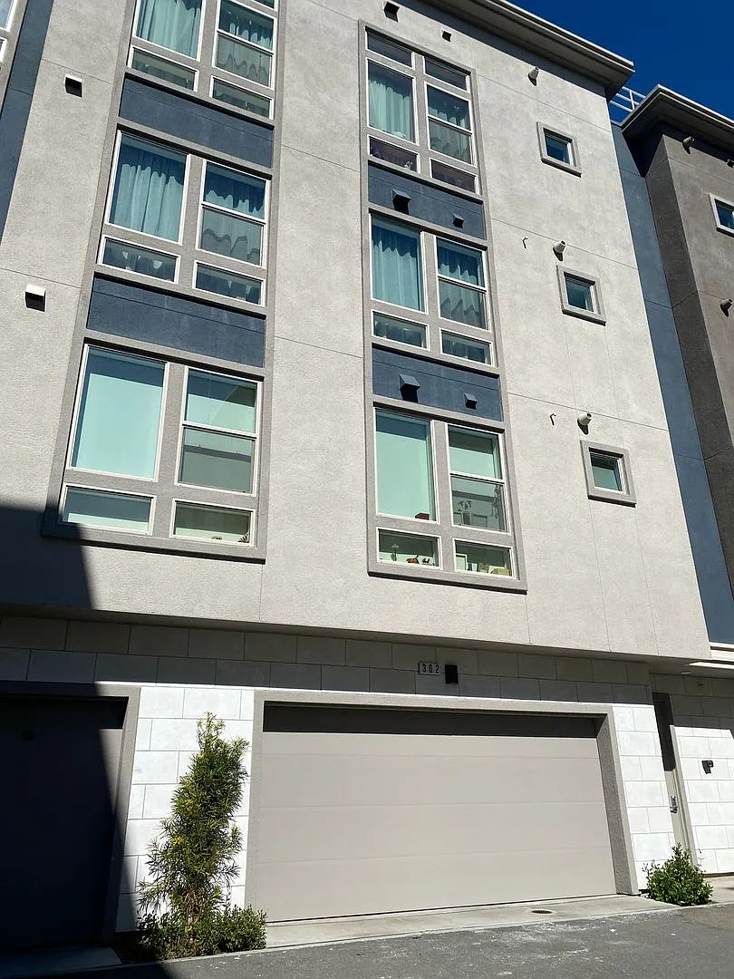 Building Photo - 5630 Central Pkwy #302