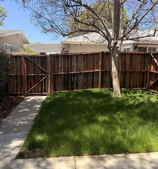6626 1/2 Woodlake Ave — Photo 10