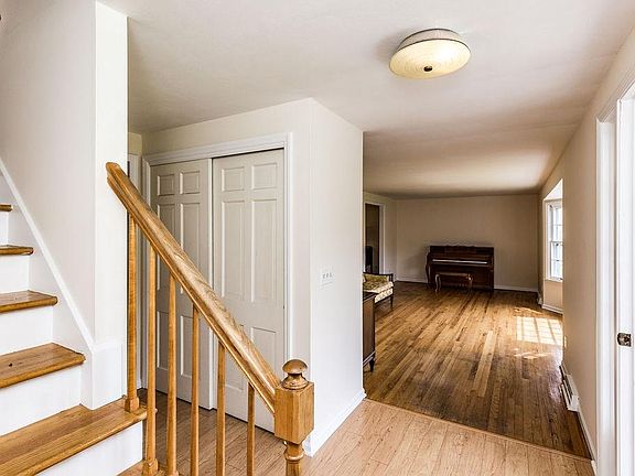 4th image of 108 Terrytown Heights Dr