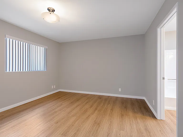1216 S Corning St — Photo 57