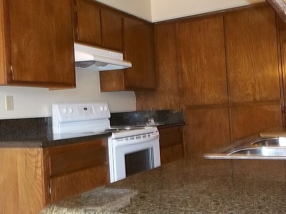 3rd image of 300 W Grand Ave APT 6