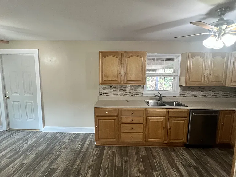 1219 East Dr — Photo 17