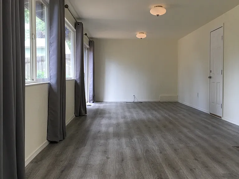 4446 S 314th St — Photo 3