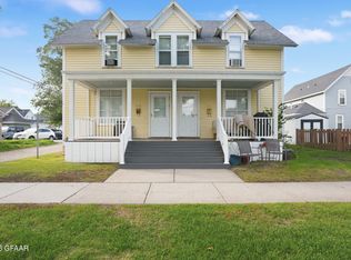 310/312 5th Ave N, Grand Forks, ND 58203