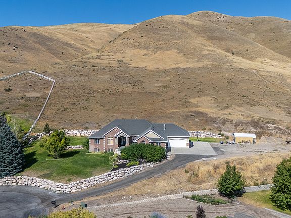2nd image of 4238 N Sego Lily Rd