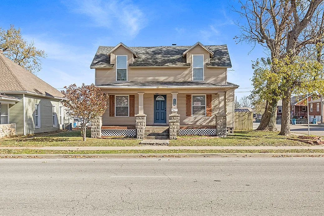 4 bed, 1800 sqft, $1,500 — Photo 1