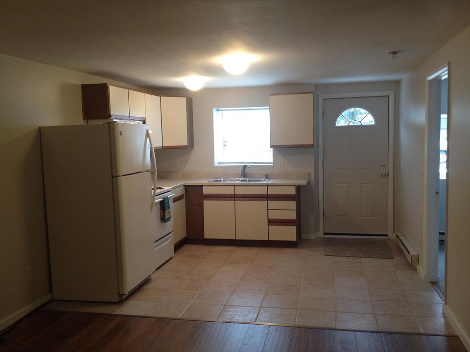 2nd image of 10914 Main St