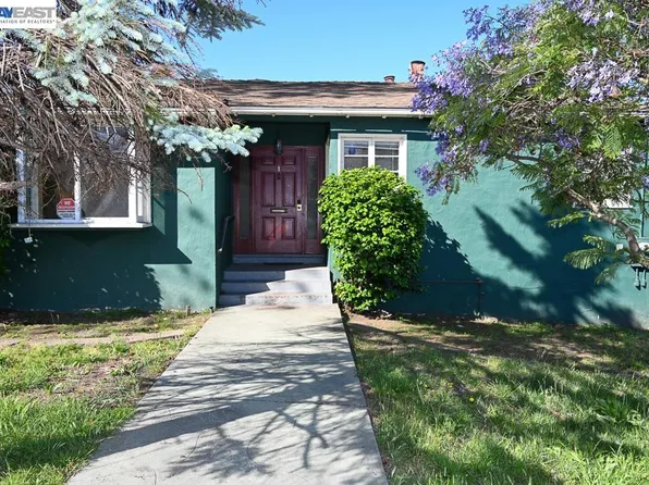 8809 Seneca St, Oakland, CA 94605