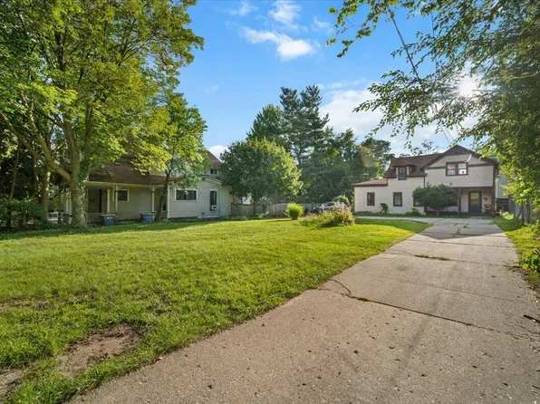 211 Charles Ave SE, Grand Rapids, MI 49503