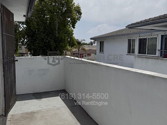 4th image of 3720-26 Yosemite St #3726