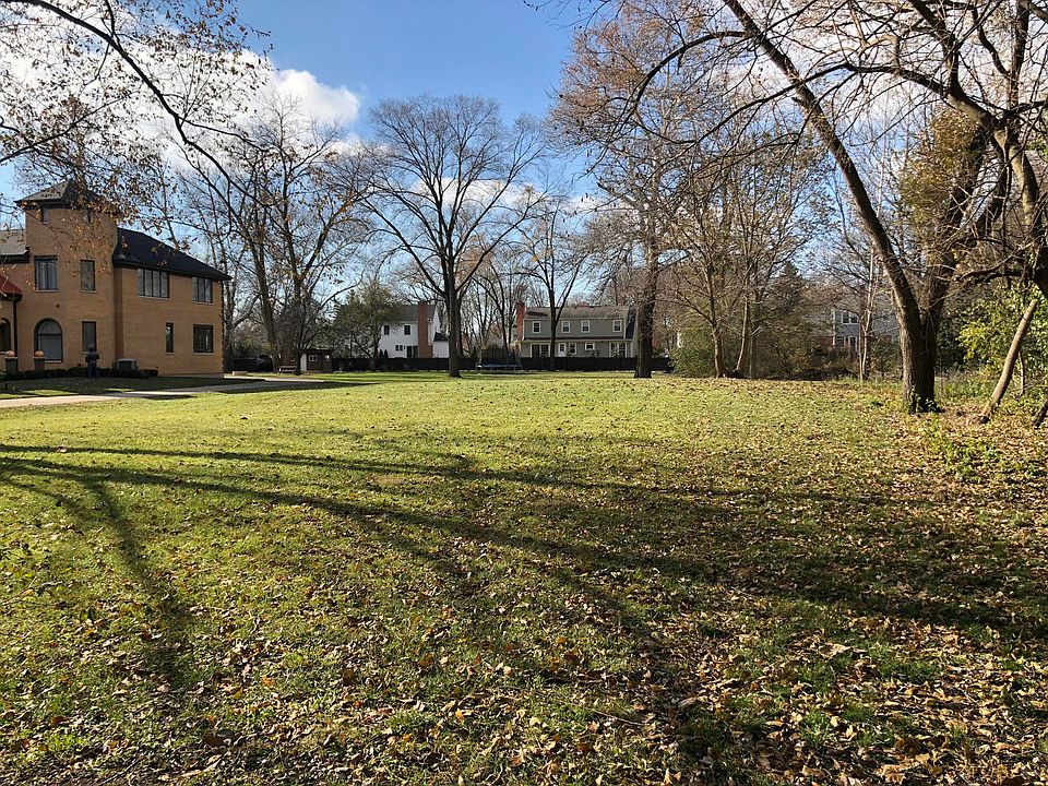 2nd image of 2136 2nd St