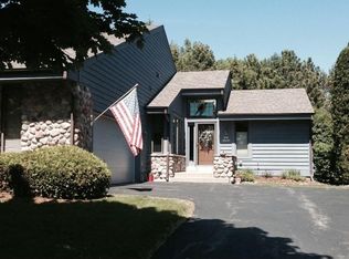 N81W13470 Golfway Dr, Menomonee Falls, WI