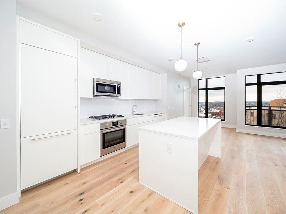 1st image of 193 Washington St #623