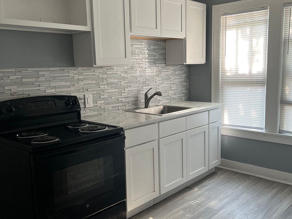 1st image of 364 Floral Ave #1R