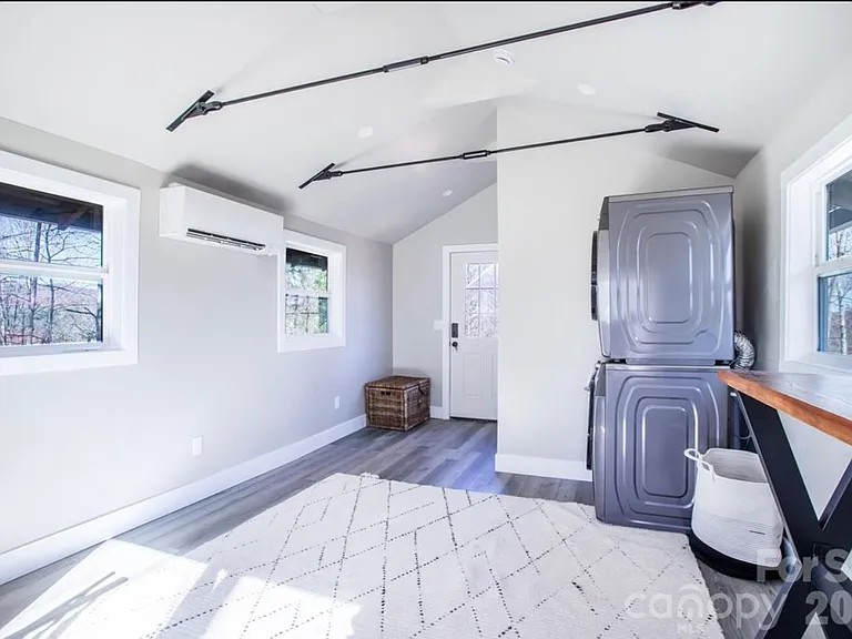401 Weaver Creek Rd — Photo 12