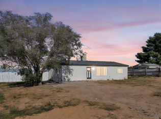 679 Meadowlake Rd, Los Lunas, NM 87031