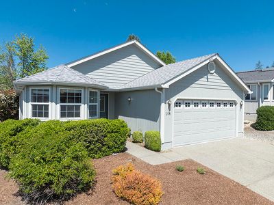 208 Independence Dr, Grants Pass, OR, 97527