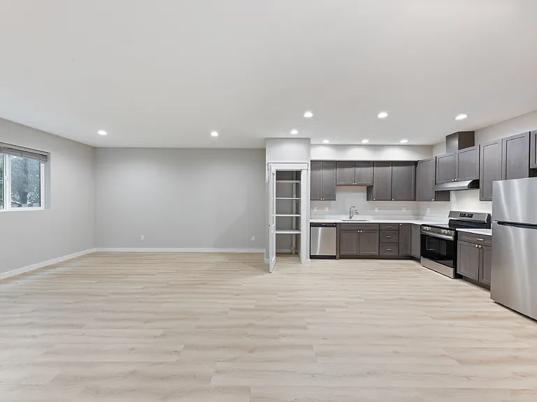 427 SE Inlet Ave — Photo 5
